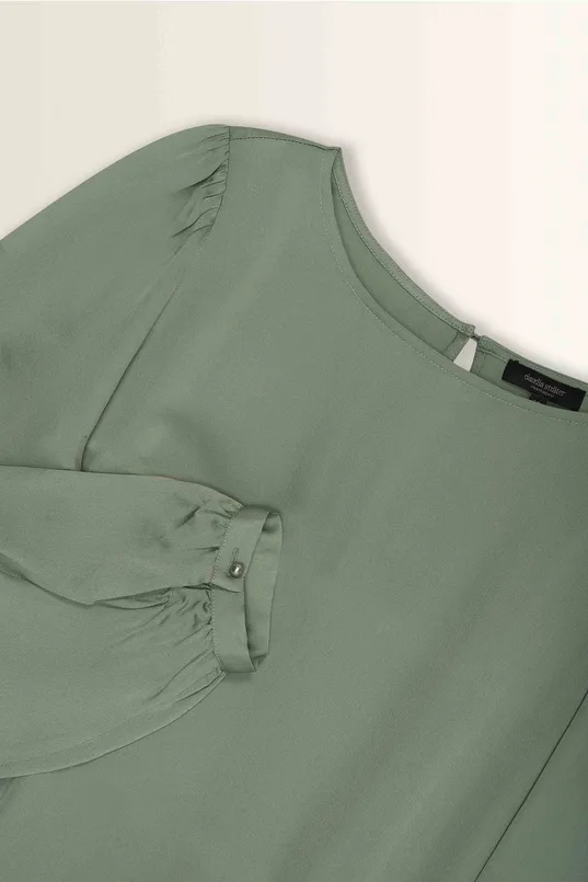 Bloezende satijnen blouse