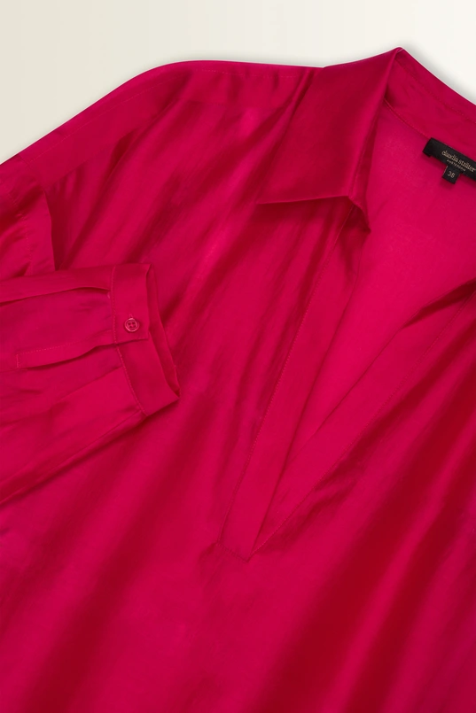 Blouse in subtiele glans