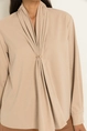 Blouse met afneembaar brochedetail