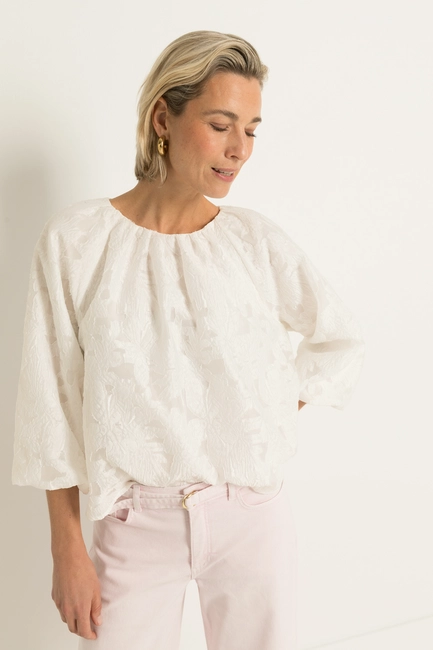 Blouse met bloemreliëf