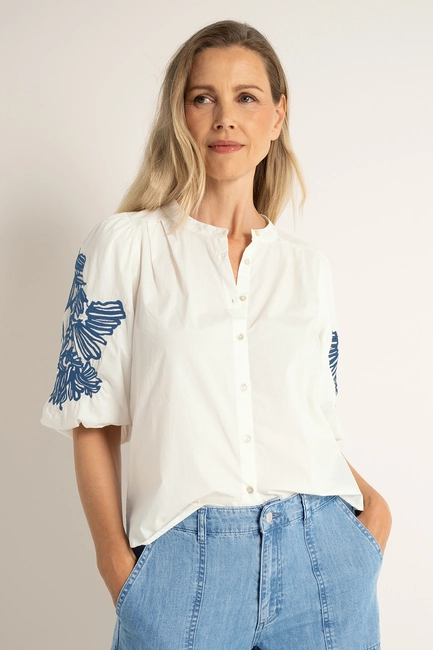 Blouse met geborduurde mouwen