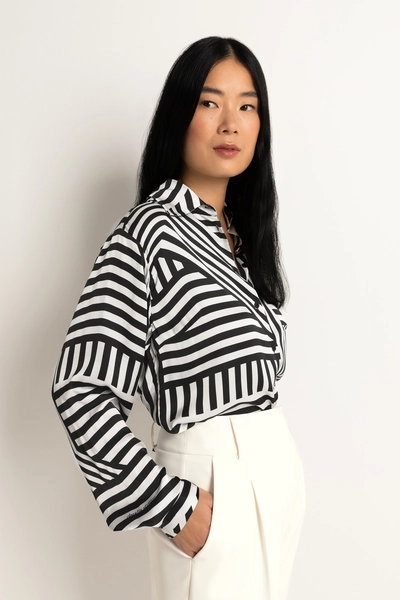 Blouse met logodessin