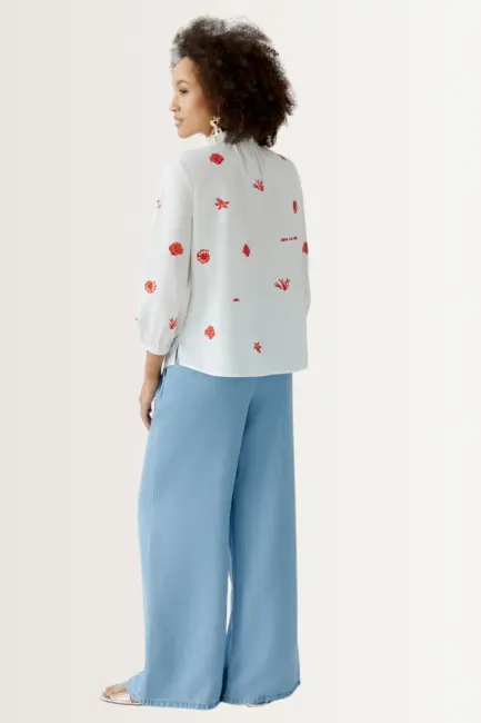 Blouse met speelse borduursels OUI