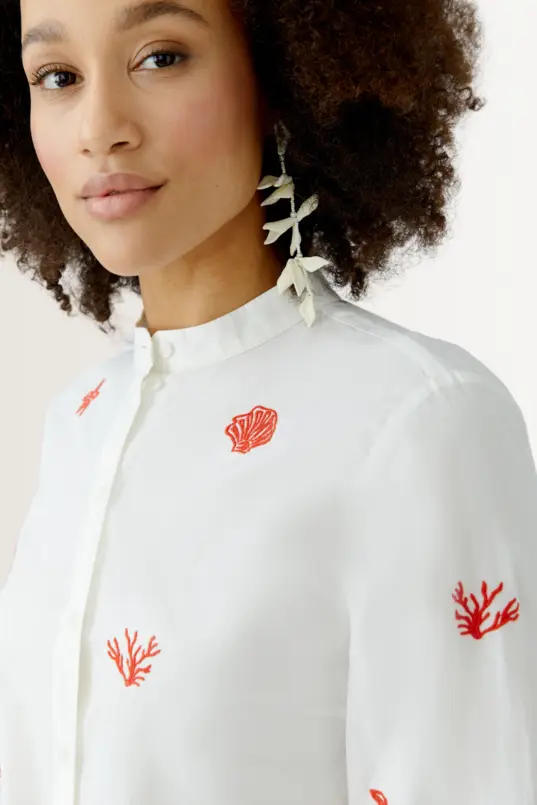 Blouse met speelse borduursels OUI