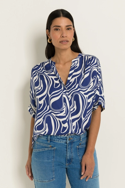 Blouse met swirlprint