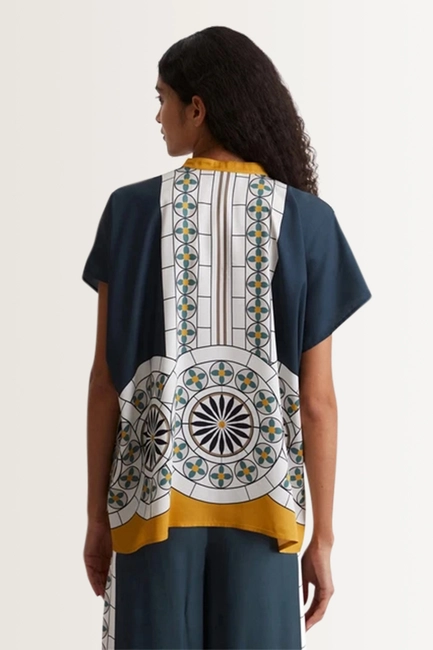 Blouse, short sleeve, stand up coll