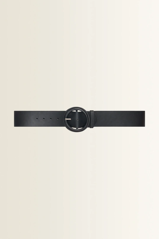 Brede leren riem met grote ronde gesp