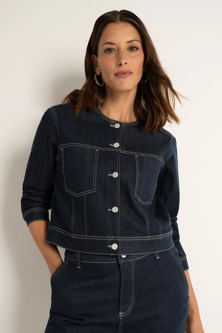 Denim jasje met decoratief gespje