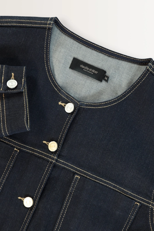 Denim jasje met decoratief gespje