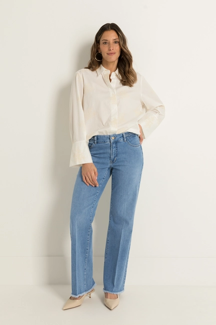 Flared jeans met gevlochten tailleaccent