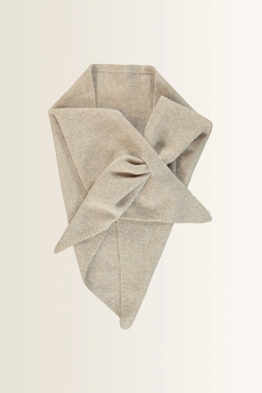 Gebreide driehoeksshawl