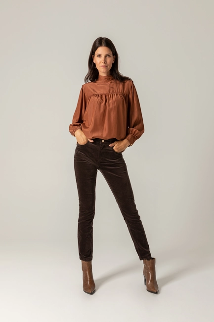 Glanzende blouse met col