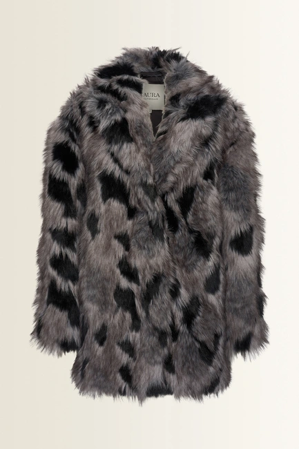 Jas van langharige faux fur met grafisch dessin MAURA