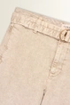 Jeans met ceintuur en verlegde zijnaad