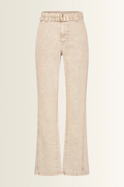 Jeans met ceintuur en verlegde zijnaad