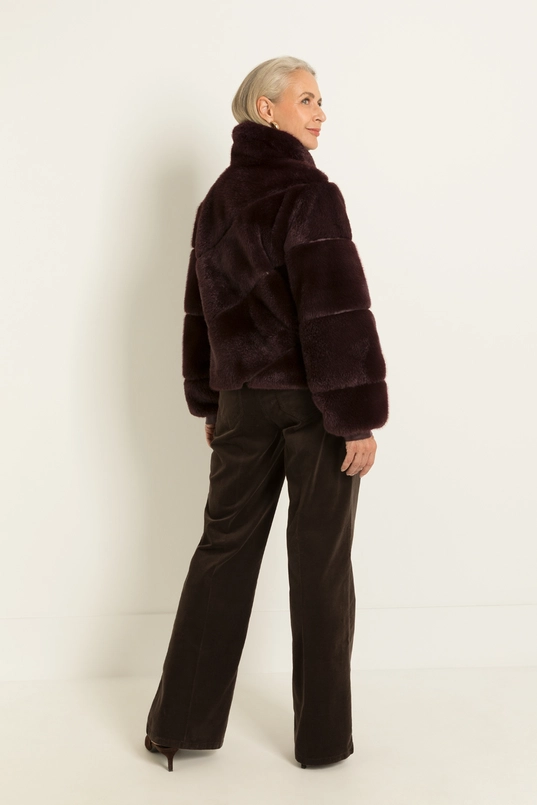 Kort jack van faux fur met diagonale banen MAURA