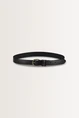 Leren riem met metalen details