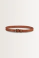 Leren riem met metalen details