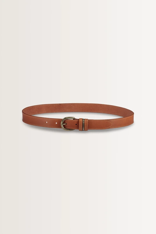 Leren riem met metalen details