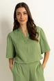 Licht glanzende blouse met V-hals