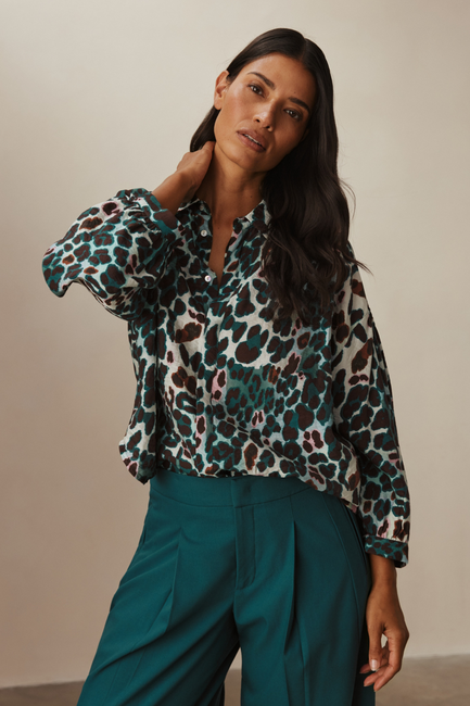 Losvallende blouse met luipaardprint
