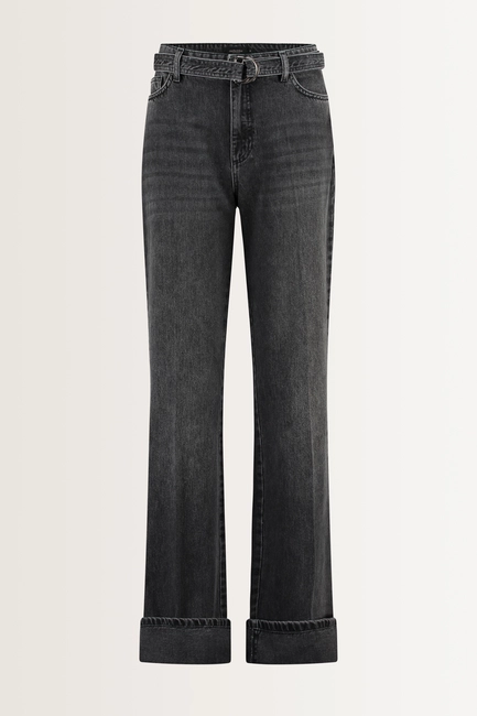Losvallende jeans met denim riem