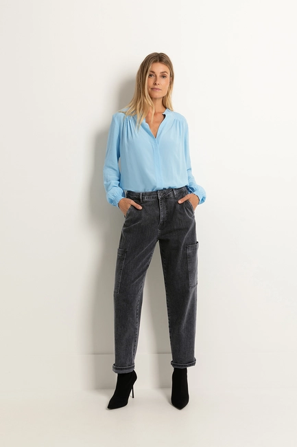 Mid rise cargo jeans