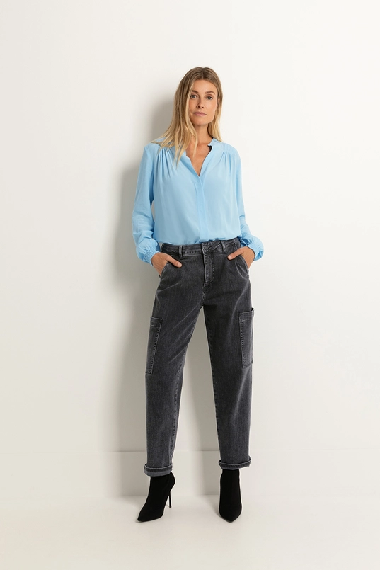 Mid rise cargo jeans