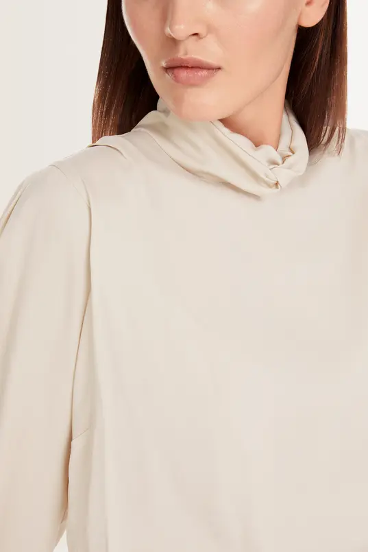 Mockneck blouse met knoopdetail Marc Cain