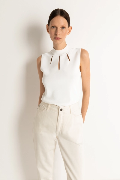 Mouwloze cut-out trui