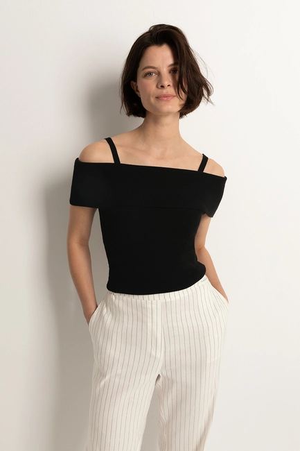 Off-shoulder rib top