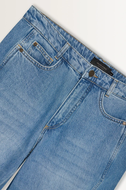 Relaxed fit barrel leg jeans
