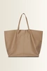 Ruime totebag van nappaleer