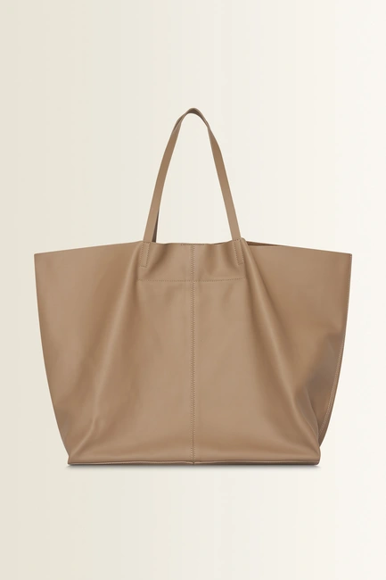 Ruime totebag van nappaleer