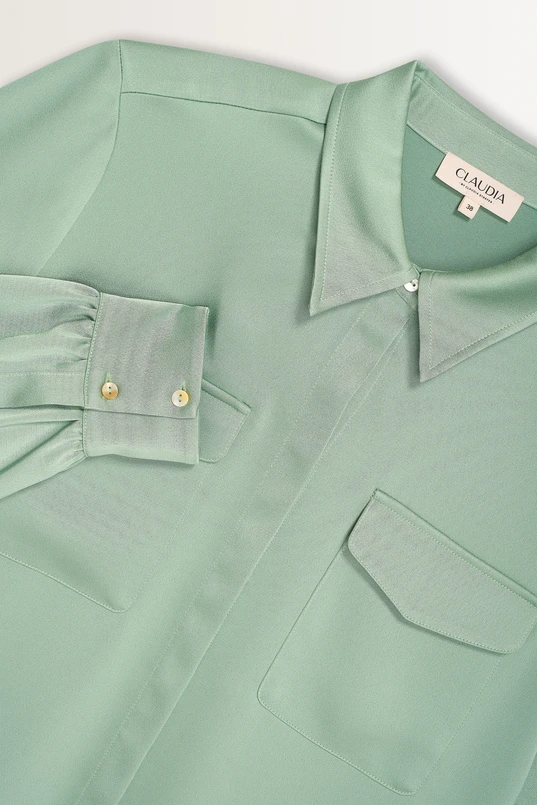 Satijnen blouse met klepzakken