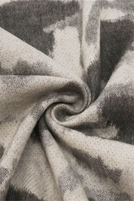 Shawl met abstract dessin en franjes FRAAS