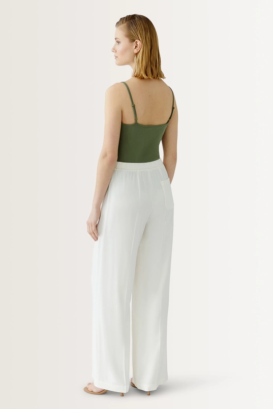 Slip-on broek met lichte glans OUI