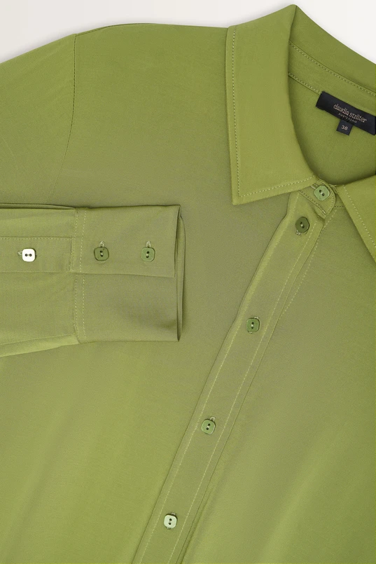 Soepelvallende blouse klassieke kraag