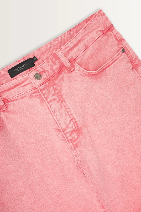 Tapered jeans in stone washed denim