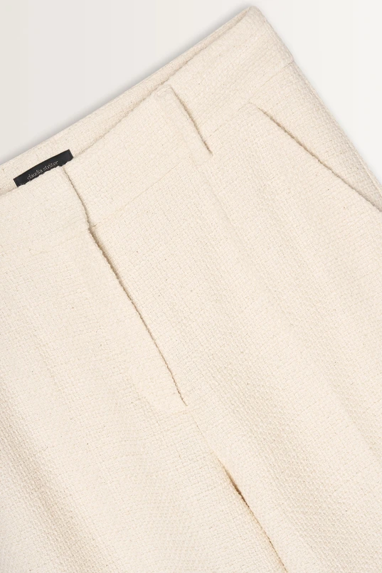 Textuur broek subtiele flare