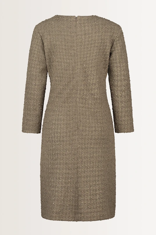 Textuur jurk met metallic accenten