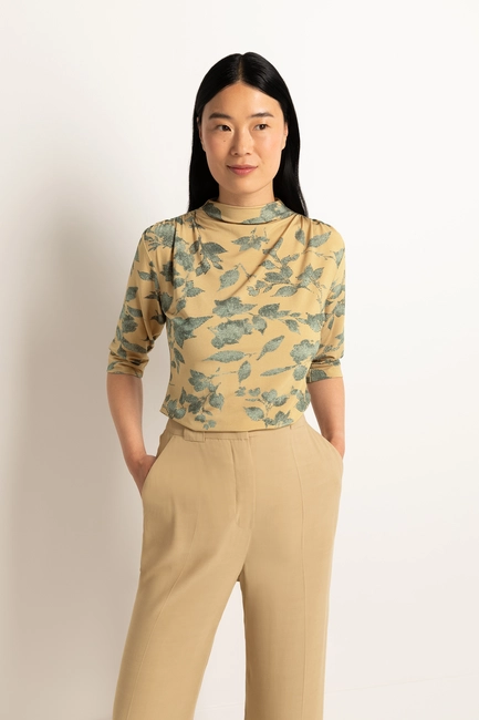 Top met bloemprint