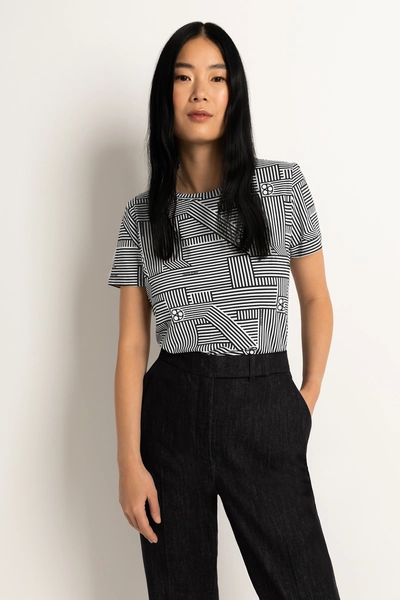 Top met logodessin