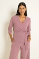 Travel top met overslag en strikdetail