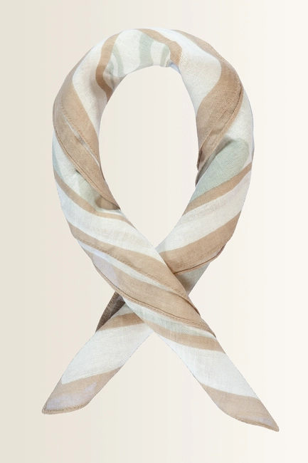 Vierkante shawl met swirlprint