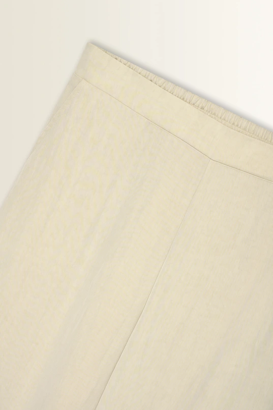 Wijde broek met natuurlijke glans
