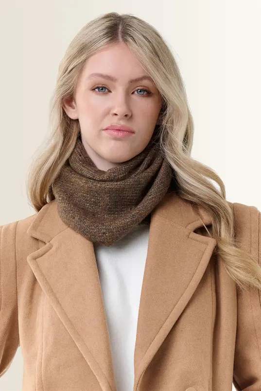 Zachte driehoeksshawl met subtiele glitter FRAAS
